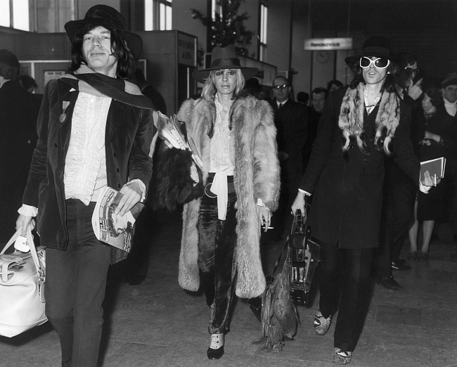 Мик Джаггер, Кит Ричардс и Анита Палленберг, 1968 год фото № 1