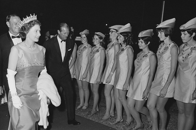 Елизавета II и принц Филипп во время визита в Австралию, 1970 фото № 5