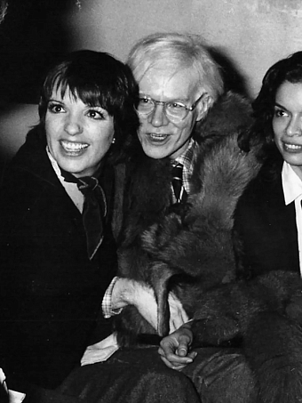 Лайза Миннелли с Энди Уорхолом в Studio 54, 1977 фото № 11