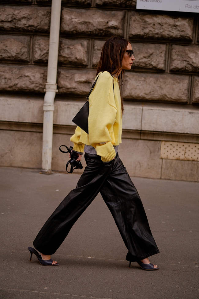 Хлоя Аруш — стритстайл на Неделе моды в Париже осень-зима 2022/23 фото № 8