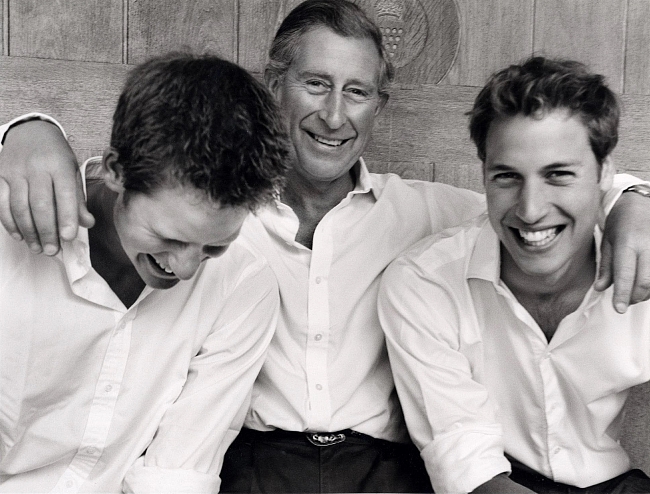 Принц Чарльз с сыновьями, принцами Гарри и Уильямом фото № 4
