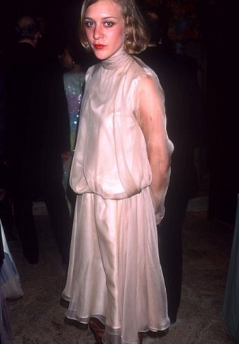 it girl энциклопедия: от джейн биркин до эддисон рей фото № 11 It girl энциклопедия: от Джейн Биркин до Эддисон Рей фото № 11