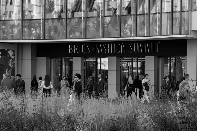 Семь взглядов на индустрию моды. Блиц с экспертами BRICS+ Fashion Summit фото № 1