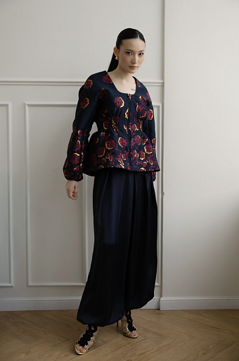 Скульптуры, контрасты и атлантический бриз: 5 показов Московской недели моды фото № 3