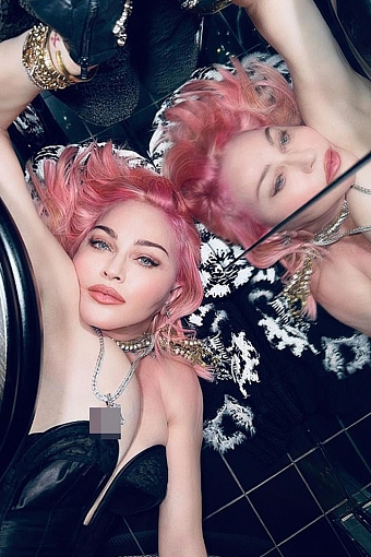 Мадонна перекрасила волосы в яркий цвет и устроила откровенную фотосессию в туалете. Фото: @madonna фото № 4