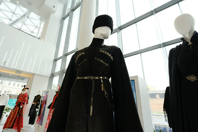 «Родные мотивы» на BRICS+ Fashion Summit: когда локальный код становится языком глобальной моды фото № 7