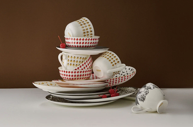 Interior-дайджест: новая линия пижам Delo design, коллекция фарфора «Хохлома» и капсула постельного белья Divnaya Iva фото № 1