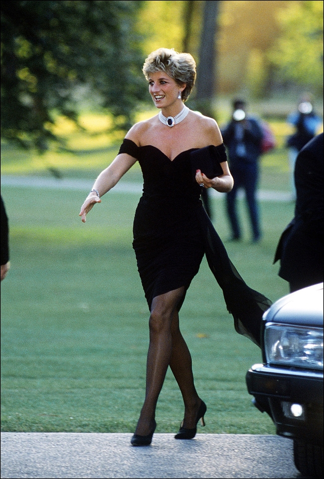 Принцесса Диана в платье Christina Stambolian, 1994 год фото № 1