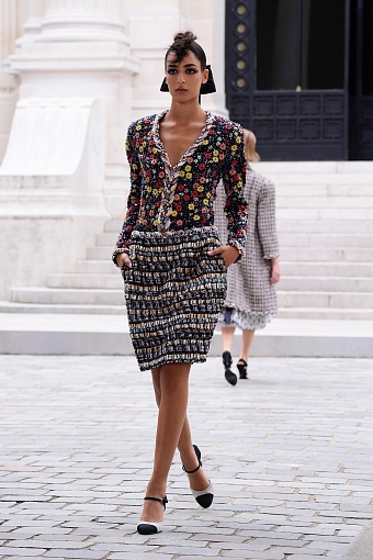 Chanel Haute Couture осень-зима 2021/2022 фото № 2