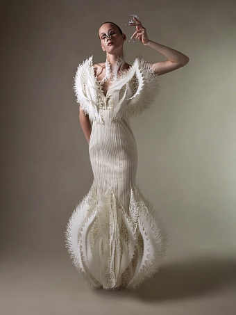 Iris Van Herpen Haute Couture осень-зима 2021/22 фото № 8