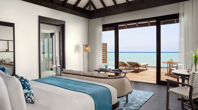 Интерьер Deluxe Over Water Pool Villa фото № 3