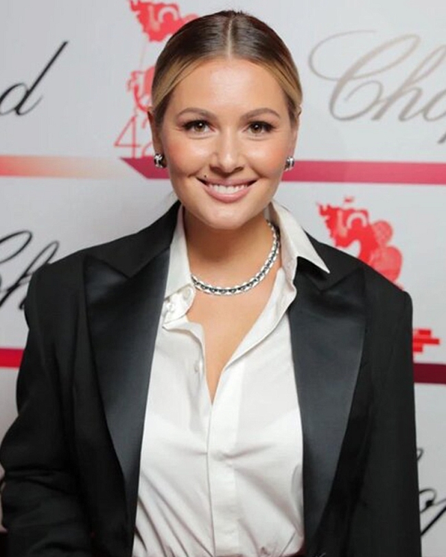 Мария Кожевникова (колье и серьги Chopard из коллекции La Strada) фото № 10