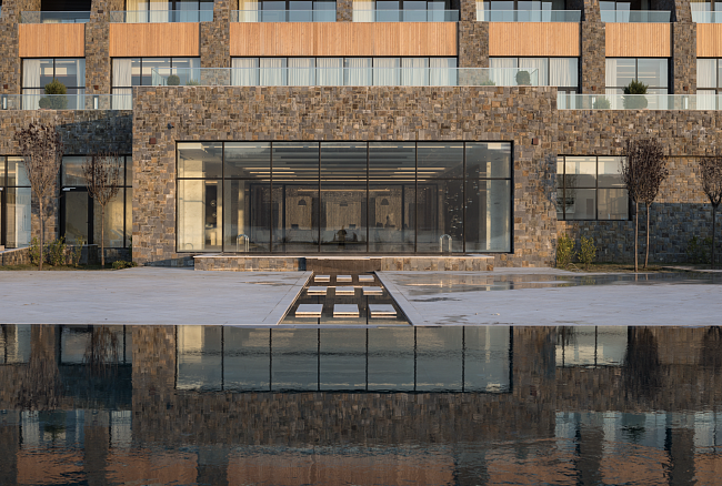 Дайджест путешествий: открытие Paragraph Golf & Spa Tabori, новая фирменная программа в Bulgari Hotel Roma и весна в Four Seasons Resort Maldives at Landaa Giraavaru фото № 5