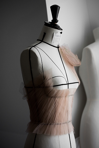 Как создавалось платье Dior Haute Couture для Натали Портман фото № 3
