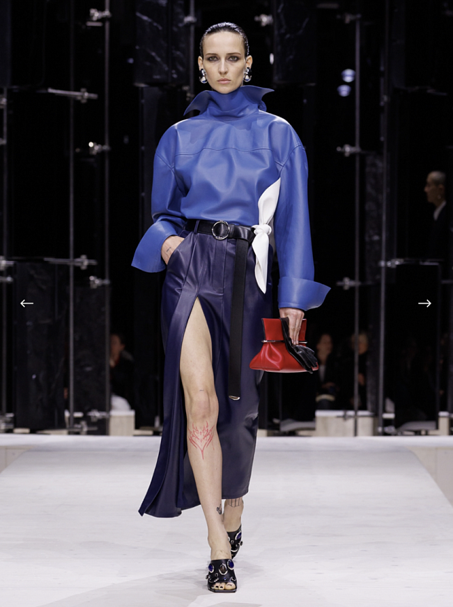 Givenchy фото № 2