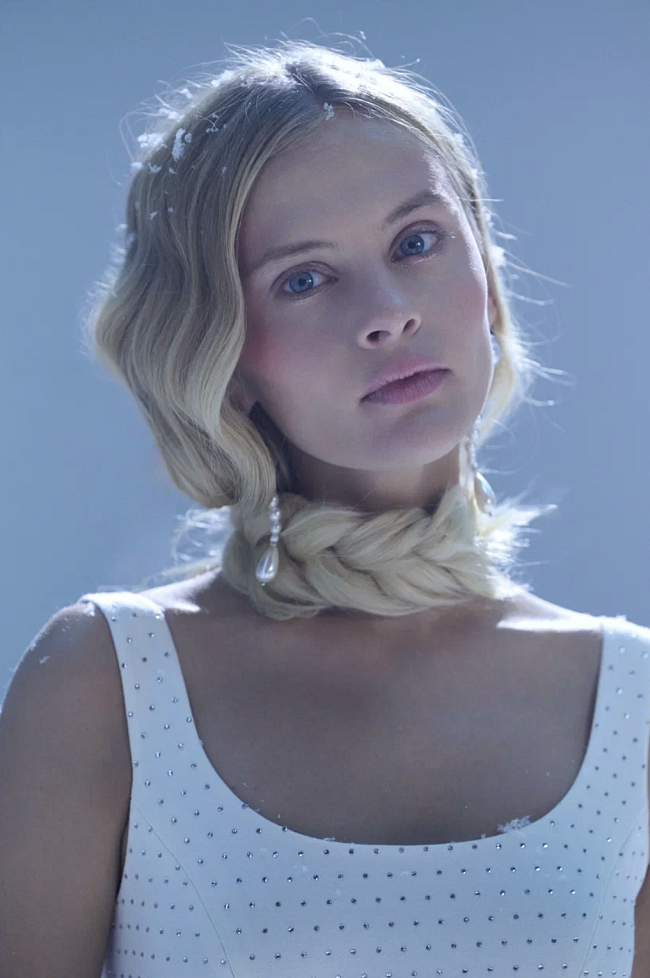 Fashion-дайджест: новогодняя коллекция AUTENTIMENTS, NUME x KALMANOVICH и другие новости фото № 5