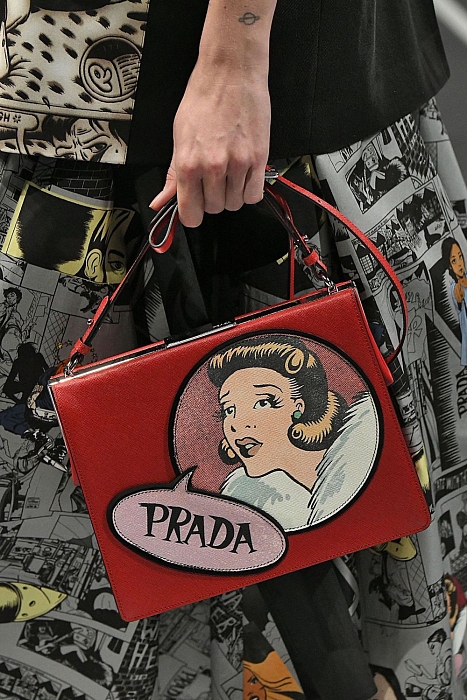 Сумки с комиксами от Prada. Настоящие арт-объекты: забавные рисунки сочиняли девять модных художниц фото № 2