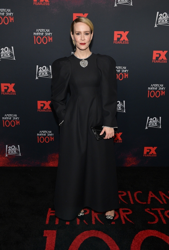 Сара Полсон в Gucci на праздновании 100-го эпизода «Американской истории ужасов», 2019 год фото № 7