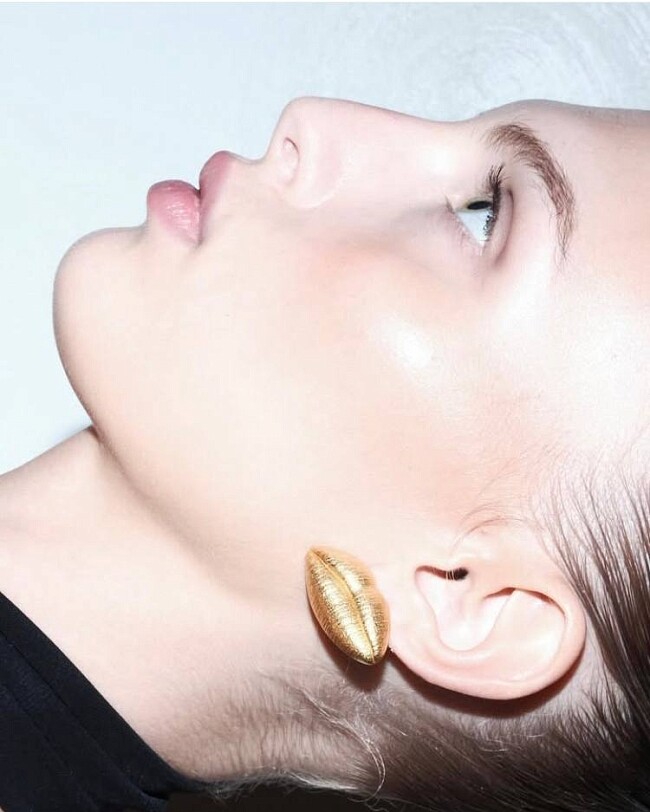 борьба с пигментными пятнами: что важно знать об осветляющих средствах фото № 4 @schiaparelli фото № 4