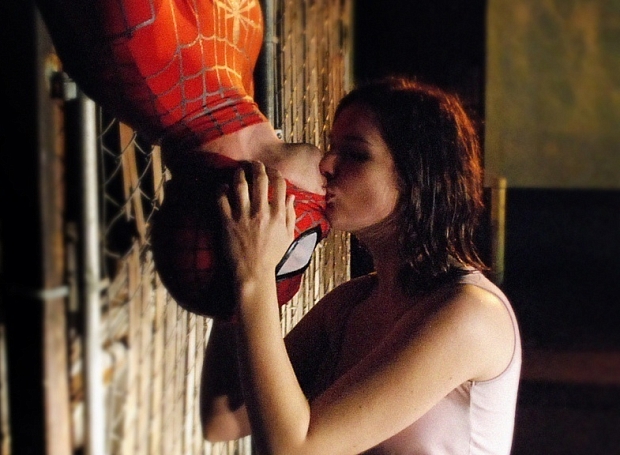 По следам «Человека-паука»: самые романтичные поцелуи в кино