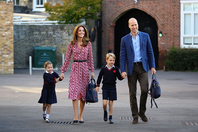 Кейт Миддлтон и принц Уильям отвели детей в школу фото № 1