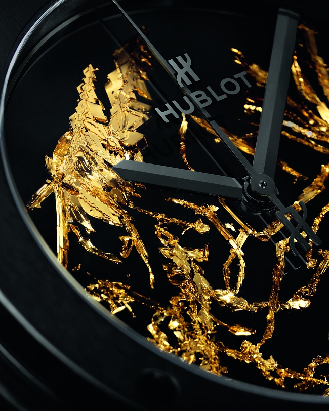 Золотой запас: Hublot выпустили часы с золотыми кристаллами внутри фото № 1