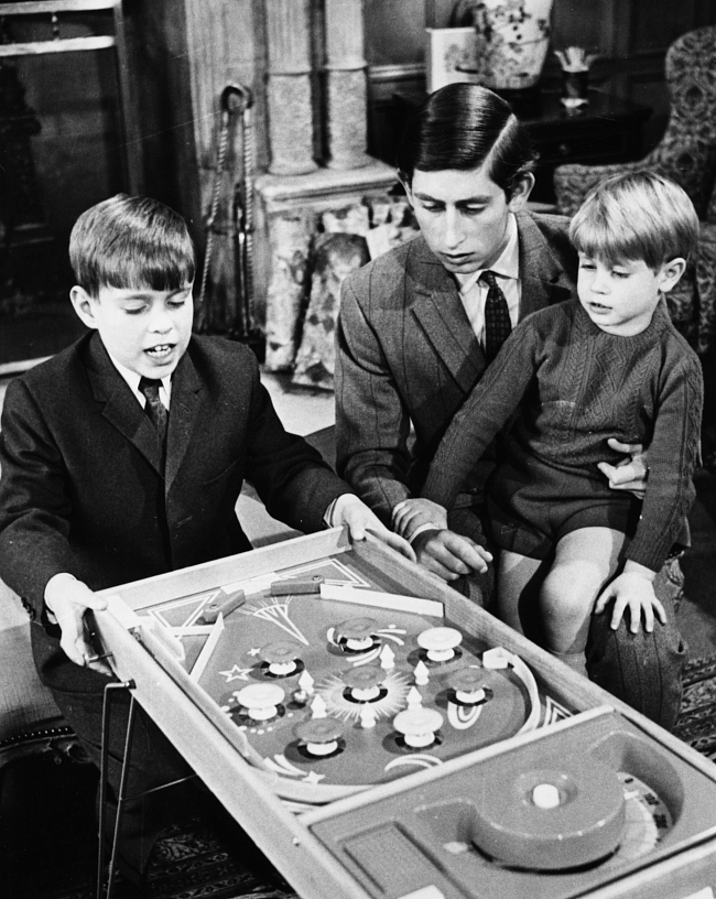 Принцы Эндрю, Чарльз и Эдвард, 1969 фото № 3