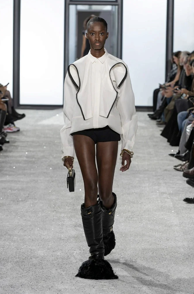Sacai SS’25 фото № 2