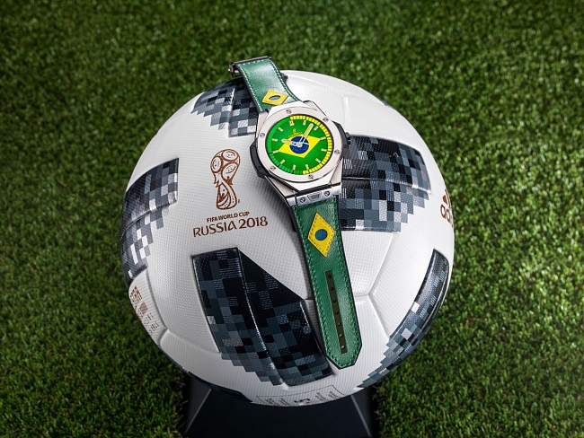 Часы Big Bang Referee 2018 FIFA World Cup Russia на ремешке в цветах флага Бразилии фото № 6