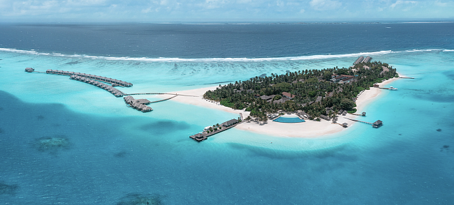 Niva Velassaru Maldives: обновленный курорт с лагуной, спа и пилатес-студией фото № 1
