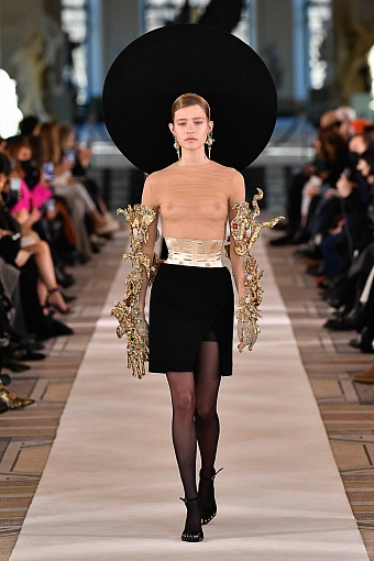 Schiaparelli Haute Couture весна-лето 2022 фото № 2
