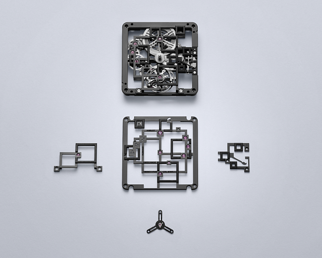 Hublot выпустил первую модель Square Bang с двумя центральными стрелками фото № 3