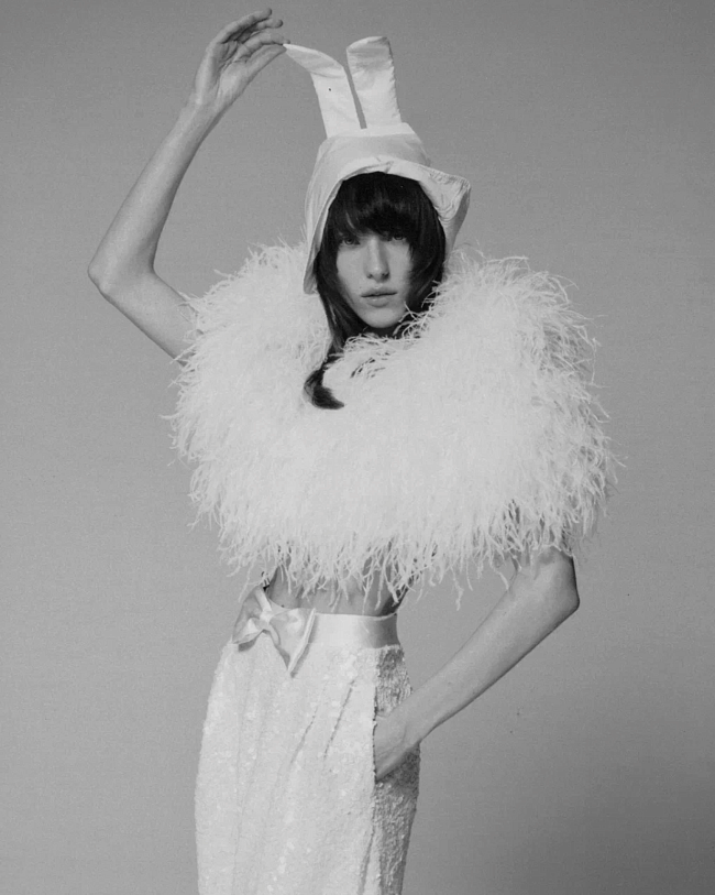 Fashion-дайджест: коллекция Kalmanovich Holiday, новогодний дроп Qari Qris и другие новости фото № 4