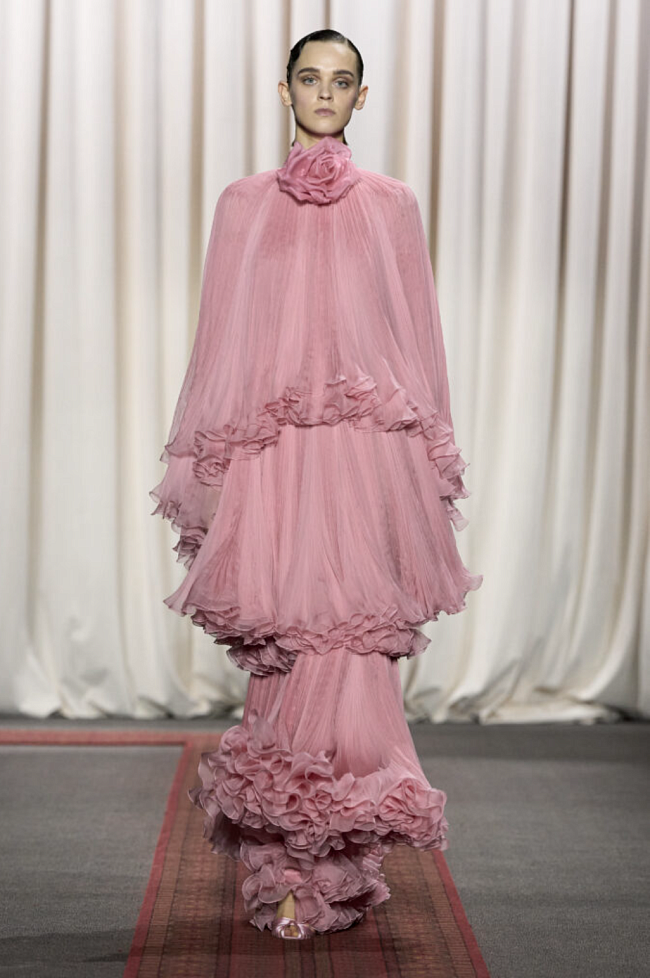 Giambattista Valli Haute Couture 28 фото № 2