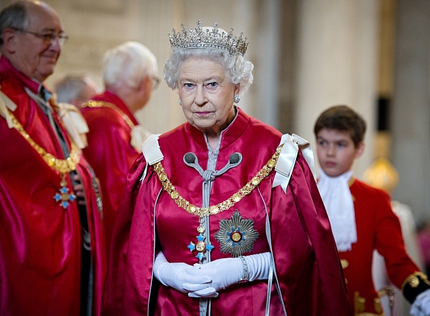 Какой алкоголь предпочетает Елизавета II и другие факты о королеве Великобритании