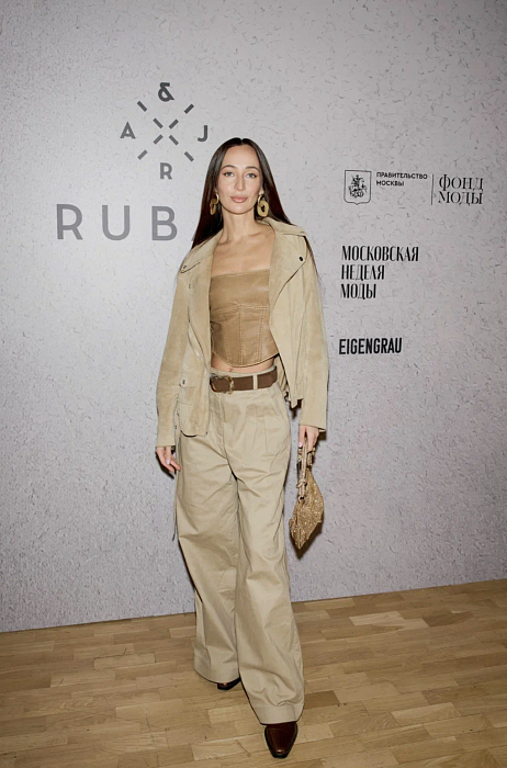 Ксения Аносова фото № 16 Ксения Аносова фото № 16