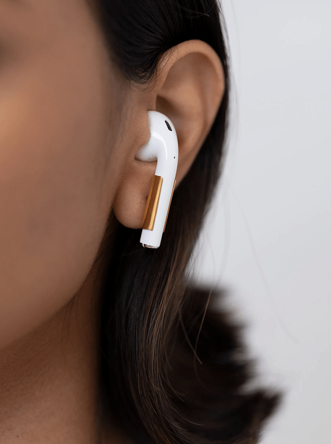 До кончиков ушей: 3 украшения для ваших AirPods фото № 6