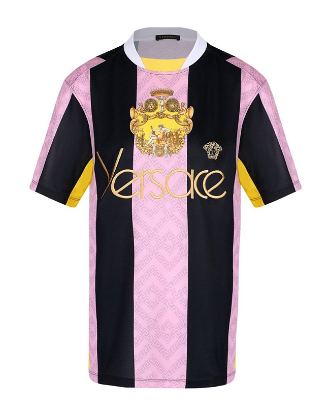 Футболка с принтом и логотипом бренда Versace, 46 000 руб.  фото № 12