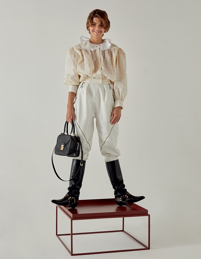 Блузка, брюки, сумка, сапоги, все — Louis Vuitton фото № 2