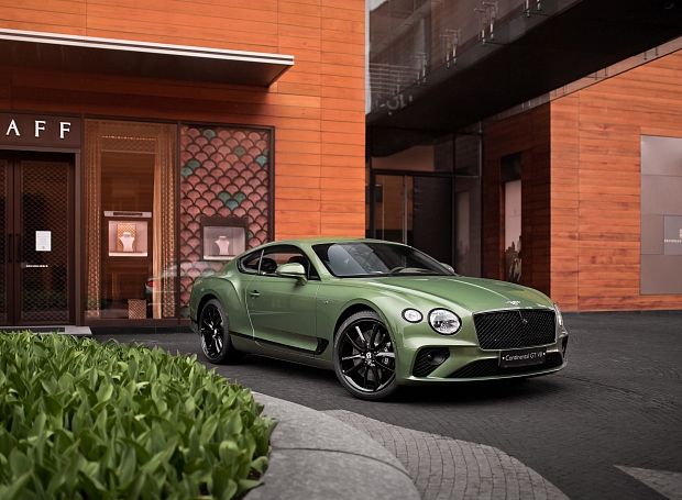 В Москве представили автомобиль Bentley Continental GT V8 