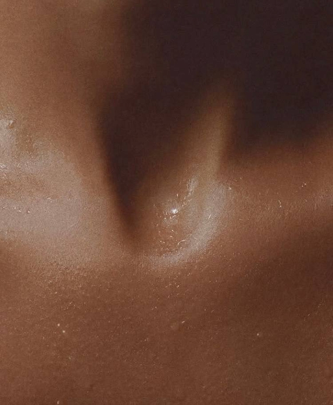 Toasty glam makeup. Как выглядит идеальный «запеченный» макияж на лето-2025, который повторила даже Хейли Бибер фото № 6