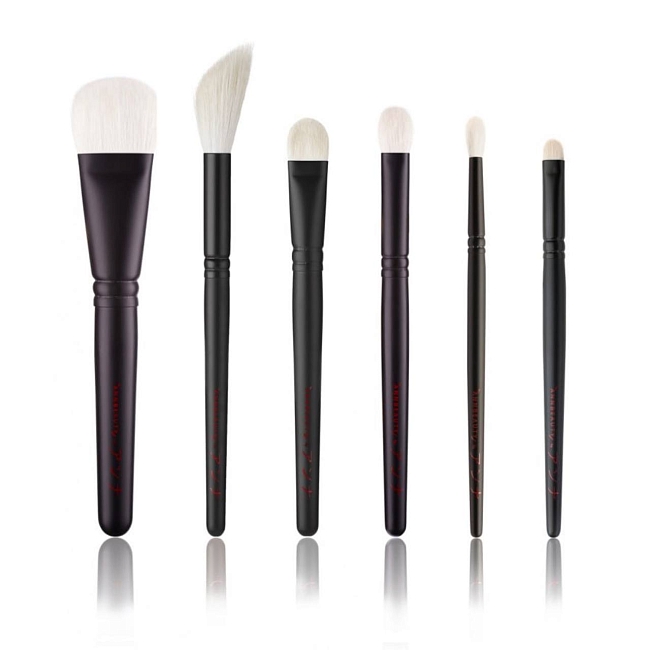 Набор кистей для макияжа Annbeauty Katakana Mini Set. Набор состоит из 6 кистей и подходит для выполнения полноценного макияжа лица и глаз. фото № 12