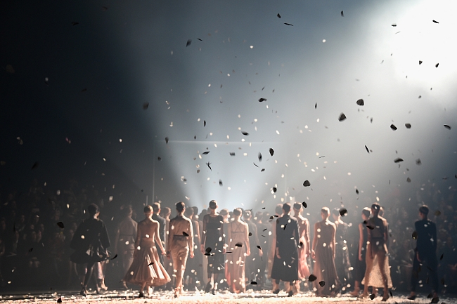 Dance, dance, dance: показ Dior весна-лето 2019 фото № 12