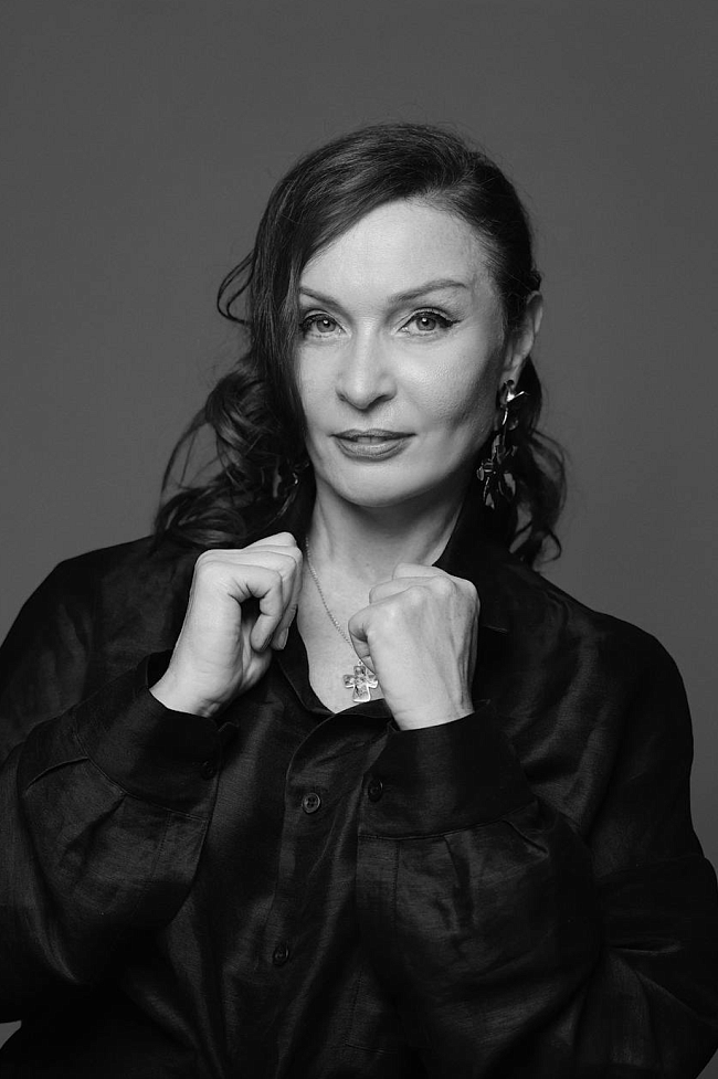 Евгения Поповa: «Помогая другим, мы обогащаем собственную жизнь и наполняем светом пространство, в котором живем» фото № 1