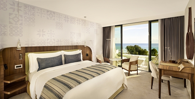 Интерьер номера в отеле Parklane, a Luxury Collection Resort & Spa, Limassol фото № 3