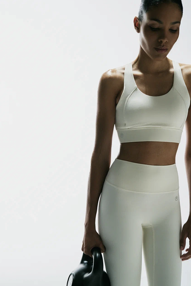 Fashion-дайджест: новый бренд Go Buns, коллекция Les Archives FW’25-26 и другие новости фото № 5