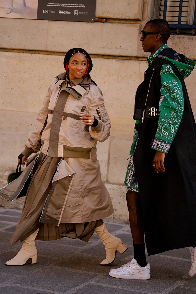 Стритстайл на Неделе моды в Париже сезона осень-зима 2022/23 фото № 35