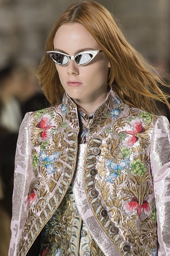 Солнцезащитные очки, разработанные Камиллой Мичели, Louis Vuitton весна-лето 2018 фото № 6