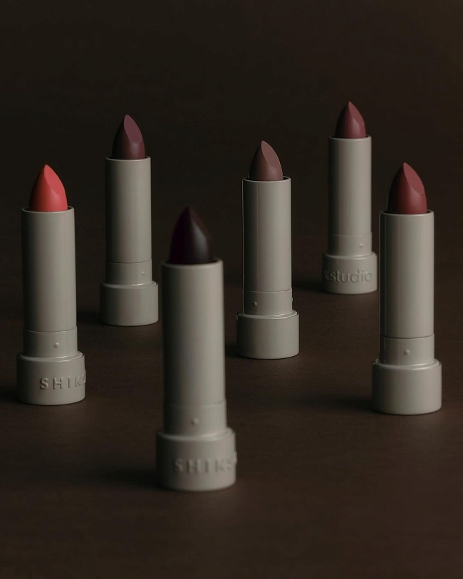 Помады-блески для губ Satin Lipstick в оттенках Muse; Rosarium; Mauve; Madeleine; Toffee и Flamingo, SHIK Studio фото № 21