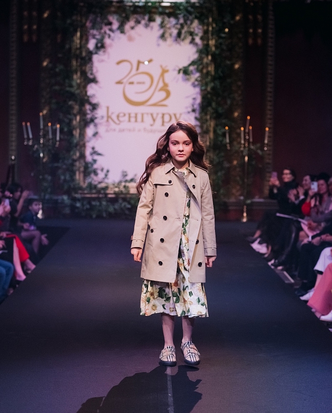 «Кенгуру» провели показ модной детской одежды весна-лето 2021 фото № 2